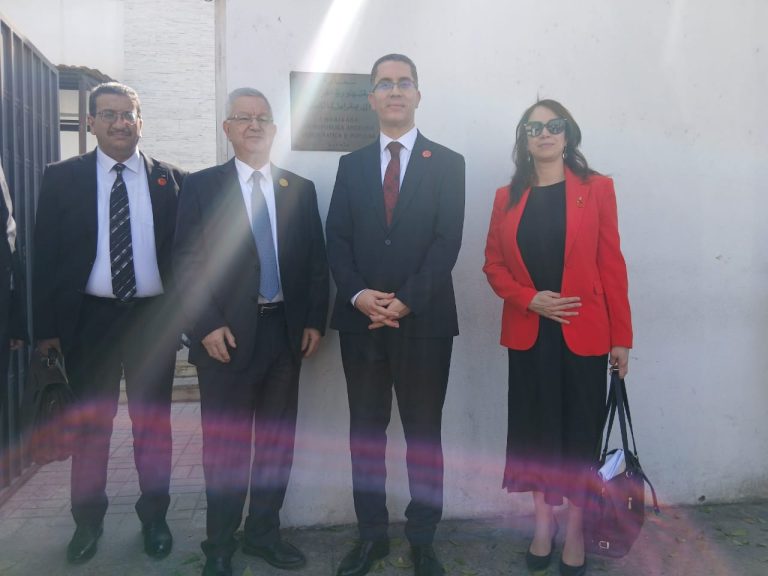 رئيس مجلس الأمة يؤدي زيارة إلى سفارة الجزائر في لواندا