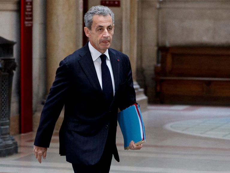 الرئيس الفرنسي الأسبق نيكولا ساركوزي يبدأ تنفيذ عقوبة السجن في 21 أكتوبر
