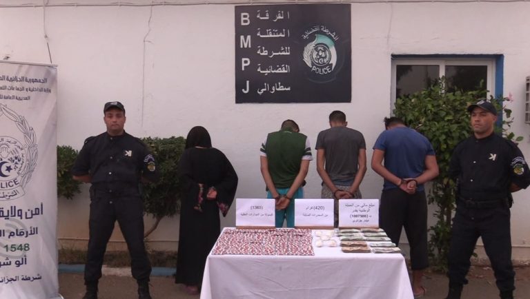 شرطة الجزائر تحجز أكثر من مليون دينار وكمية معتبرة من المؤثرات العقلية