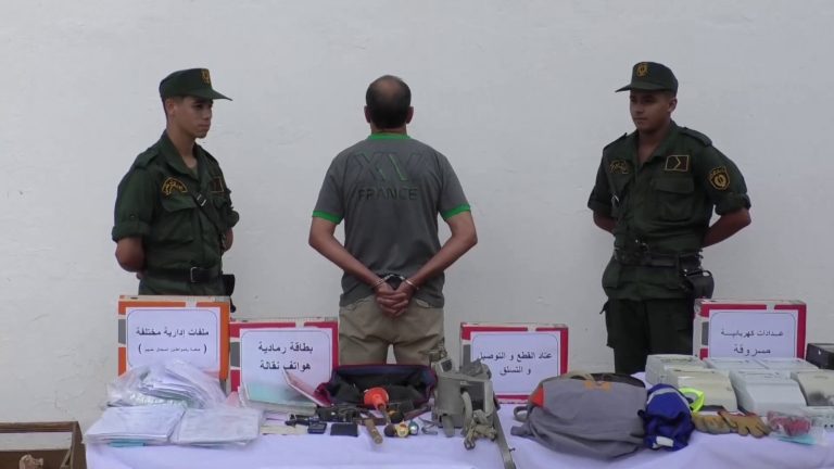 الدرك الوطني بخرايسية يطيح بمحتال انتحل صفة تقني في مؤسسة سونلغاز