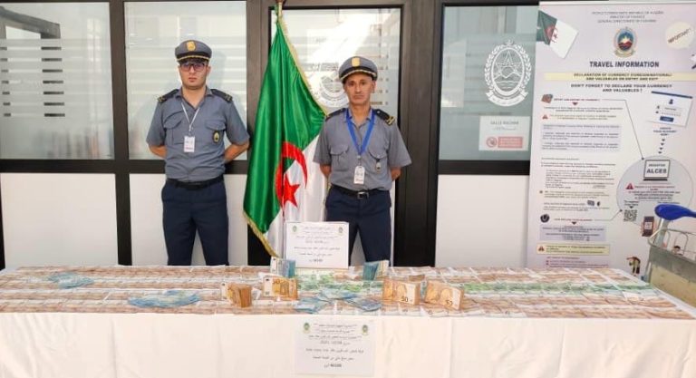 حجز أكثر من 46 ألف أورو غير مصرح بها بمطار “عبان رمضان” ببجاية