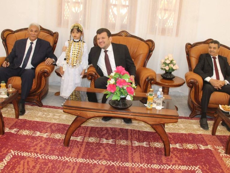 غرداية | وزير الفلاحة ياسين مهدي وليد في زيارة عمل وتفقد لتقييم المشاريع الفلاحية والتنموية