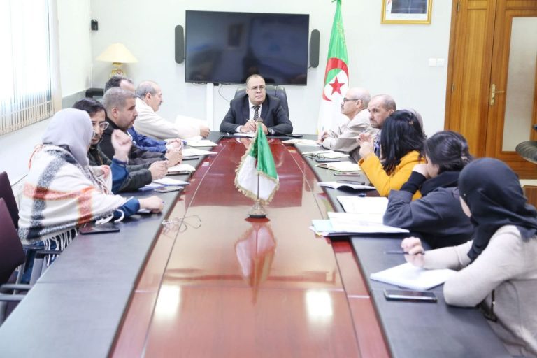 المدير العام للديوان الوطني للتطهير يشرف على اجتماع لمتابعة سير المشاريع وتعزيز آليات الرقابة