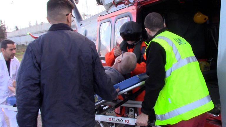 القوات البحرية تُنفذ إجلاء صحي مستعجل لبحار فرنسي شمال عين البنيان