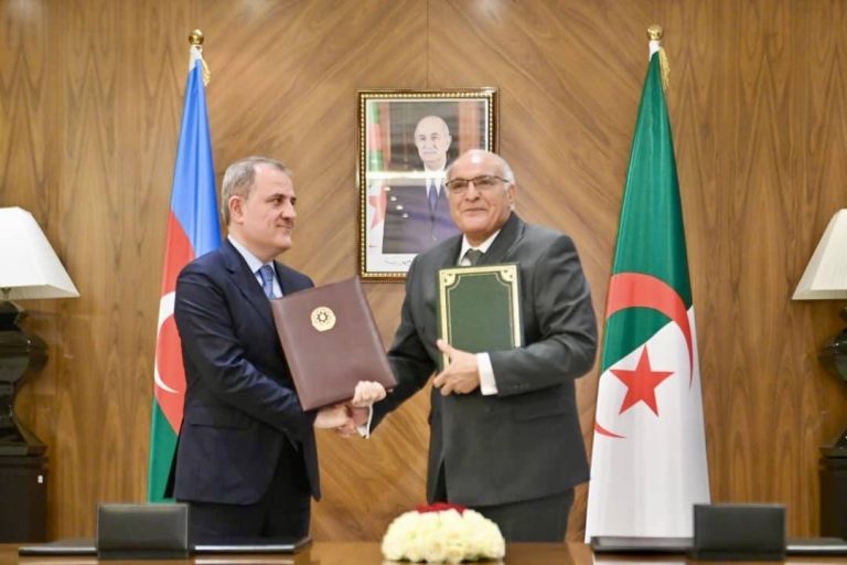 الجزائر وأذربيجان تؤسسان لجنة مشتركة للتعاون الاقتصادي والعلمي