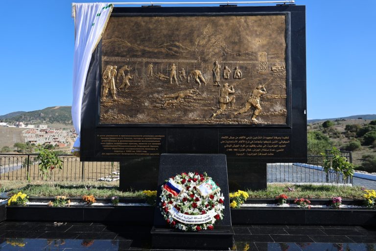 تدشين المعلم التذكاري لمهندسي الألغام السوفيات ببلدية العيون بولاية الطارف