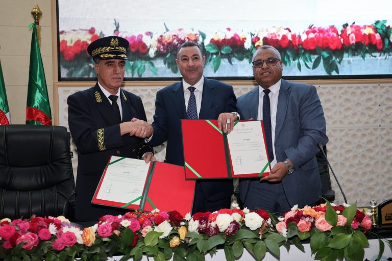 وزير الداخلية يشرف على تنصيب والي أدرار الجديد