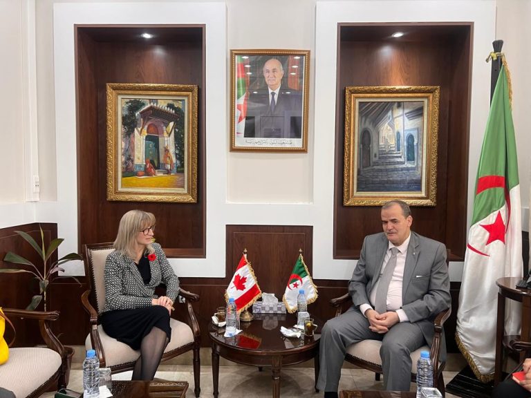 كمال رزيق يستقبل سفيرة كندا لبحث تعزيز التعاون الاقتصادي والتجاري بين البلدين