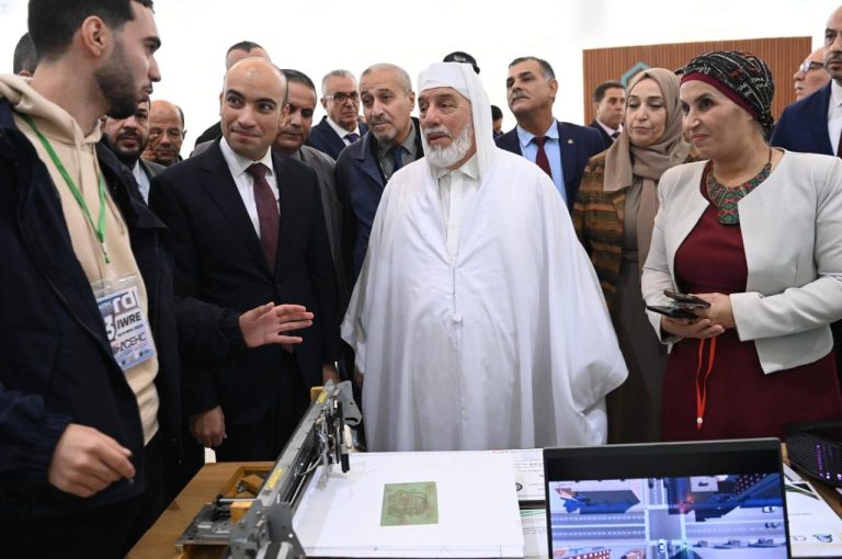 سفيان شايب يشارك في افتتاح الورشة الدولية حول الطاقات المتجددة والهيدروجين الأخضر