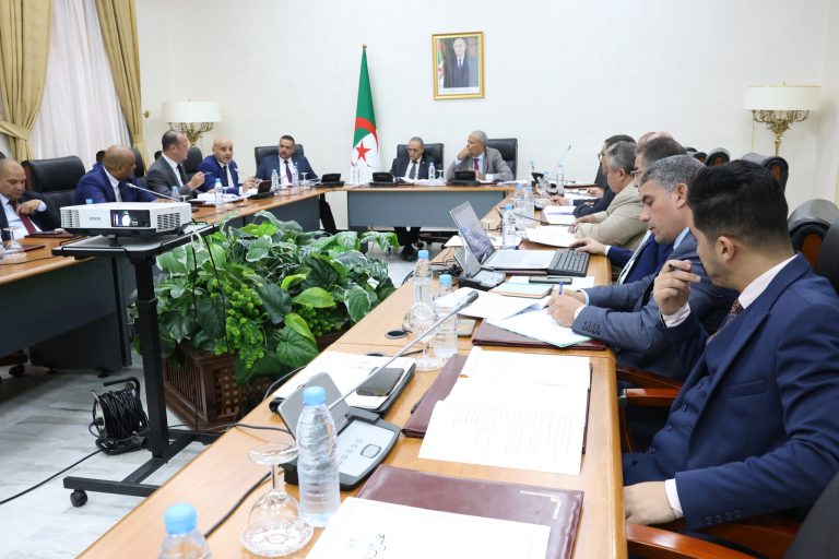 لجنة الشؤون القانونية تختتم دراسة تعديل النظام الداخلي لمجلس الأمة