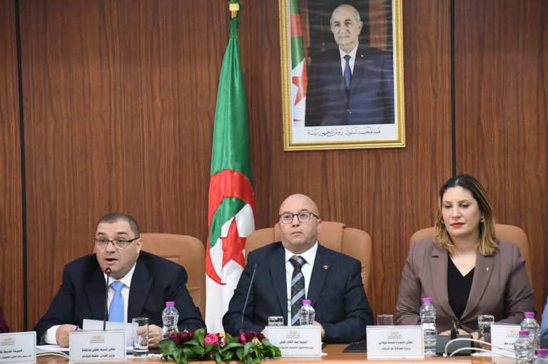 وزير العدل حافظ الأختام يعرض مشروع القانون الأساسي للقضاء أمام لجنة الشؤون القانونية