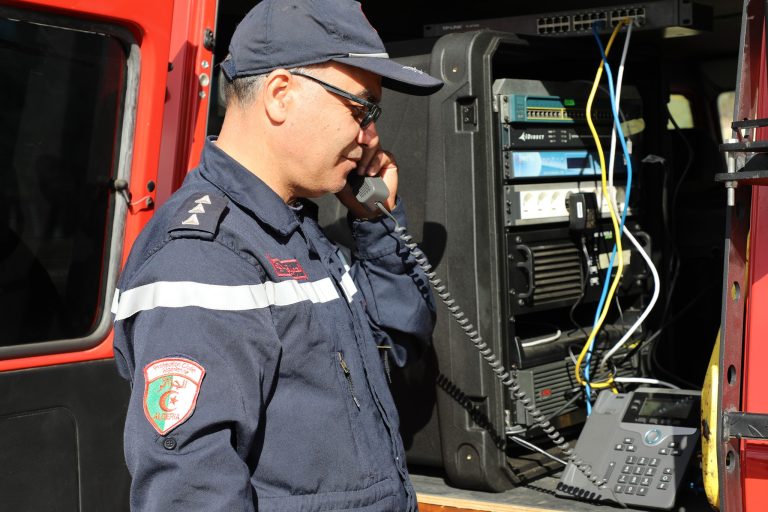 تمرين ميداني في إدارة الكوارث الكبرى بالبويرة – فريق الإشارة والاتصال العملياتي