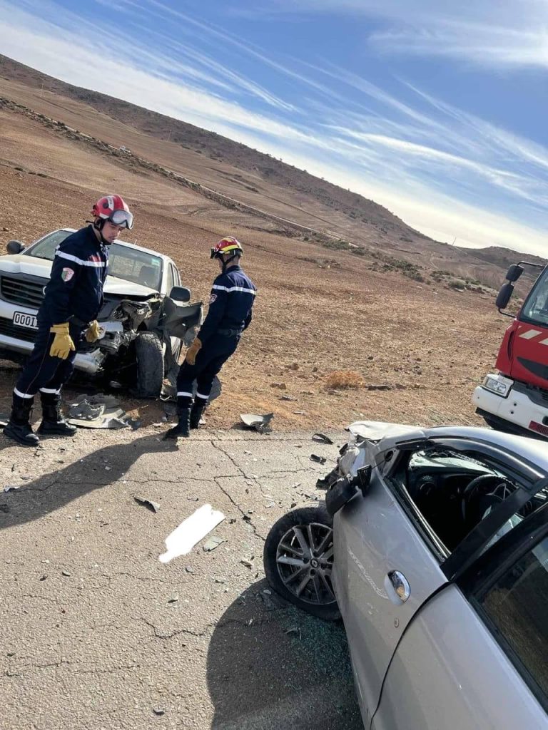 سعيدة : 5 إصابات في حادث اصطدام بين سيارتين