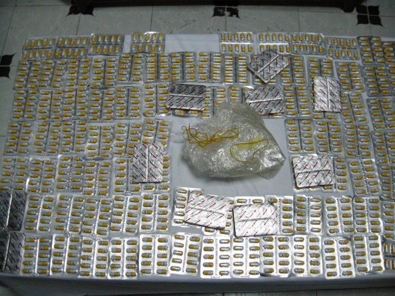 توقيف مروج مؤثرات عقلية وحجز أكثر من 1230 كبسولة بسوق أهراس