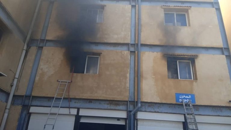 إخماد حريق بمصنع للثريات بولاية الجزائر