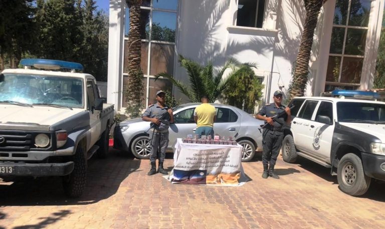 جمارك الأغواط تحجز 9750 كبسولة بريغابالين وتوقف مهربًا