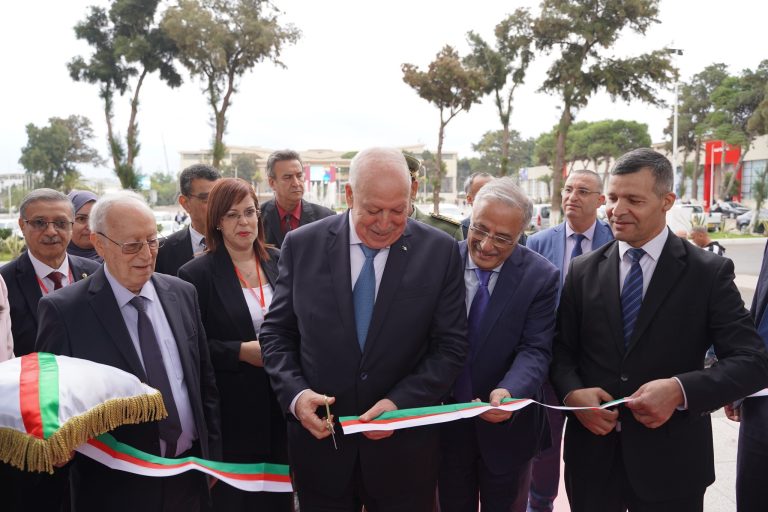 وزير الصناعة يشرف على افتتاح الطبعة العاشرة لمعرض ALGEST 2025