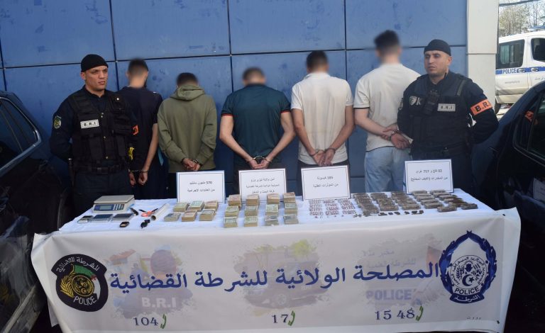 شرطة تيزي وزو تطيح بشبكة إجرامية وتضبط مخدرات ومؤثرات عقلية