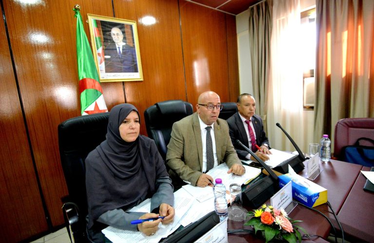 لجنة الشؤون القانونية تدرس مشروع القانون العضوي المتعلق بالقانون الأساسي للقضاء