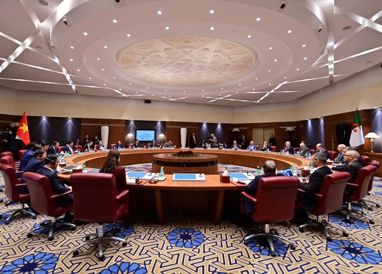 الجزائر وفيتنام تعتمدان إعلان الشراكة الاستراتيجية لتعزيز التعاون الثنائي