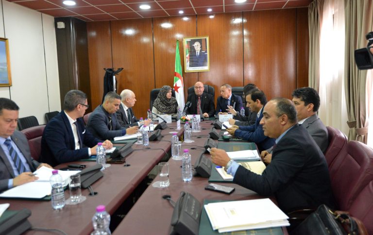 لجنة الشؤون القانونية تستكمل دراسة مشروع القانون العضوي المتضمن القانون الأساسي للقضاء