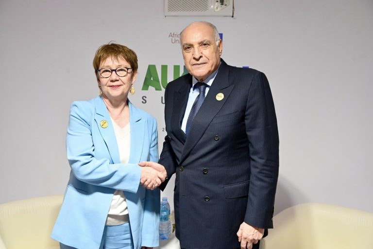 الجزائر تستعرض أفاق التعاون مع البنك الأوروبي لإعادة الإعمار والتنمية