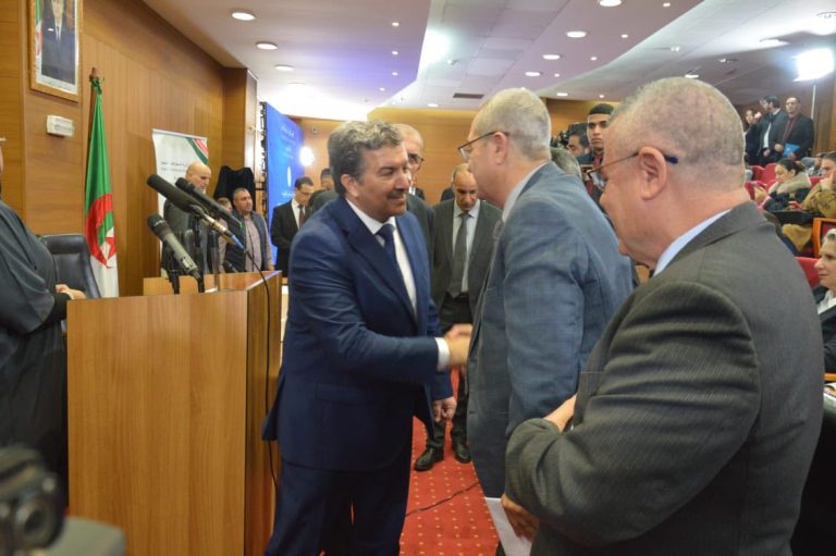 النائب محمد يزيد بن حمودة في يوم دراسي حول الصحافة العلمية