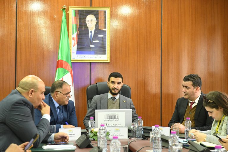 لجنة التربية والتعليم العالي تستمع لعرض حول مهام ديوان المطبوعات الجامعية