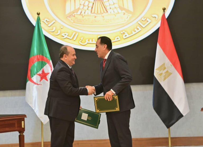 الجزائر ومصر تعززان شراكتهما بتوقيع حزمة اتفاقيات ومذكرات تفاهم شملت 17 قطاعاً حيوياً