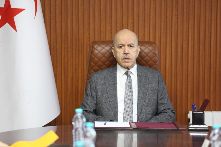 وزير العمل والتشغيل والضمان الاجتماعي يترأس جلسة لتقييم أداء القطاع وتعزيز أخلقة الخدمة العمومية