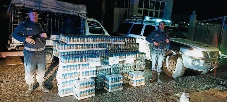 جمارك : توقيف شخص وحجز 1.680 وحدة من المشروبات الكحولية بالسوقر