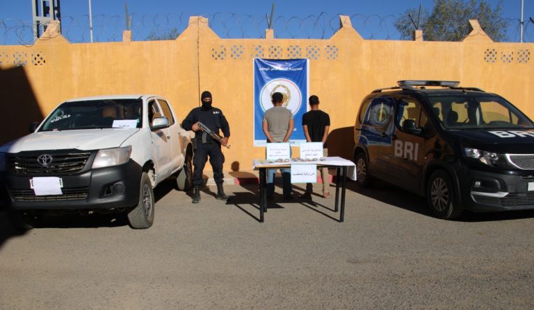 شرطة تامنغست توقف شخصين وتحجز أزيد من 2 كلغ من الكيف المعالج