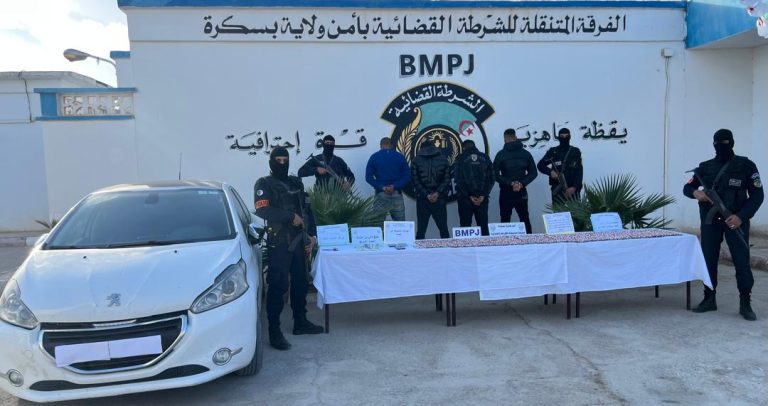 أمن ولاية بسكرة يوقف 4 أشخاص ويضبط 6000 كبسولة بريقابلين