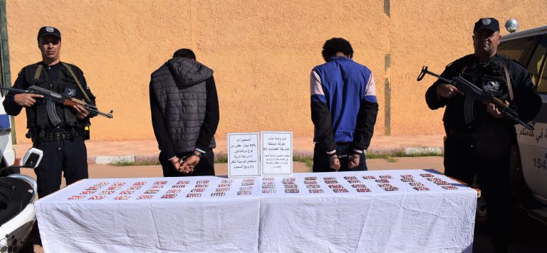 شرطة بشار تفكك شبكة إجرامية وتضبط 975 قرصًا من المؤثرات العقلية