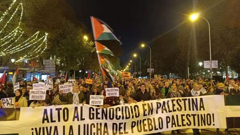 تظاهرات حاشدة في أكثر من 40 مدينة بإسبانيا تضامناً مع الشعب الفلسطيني
