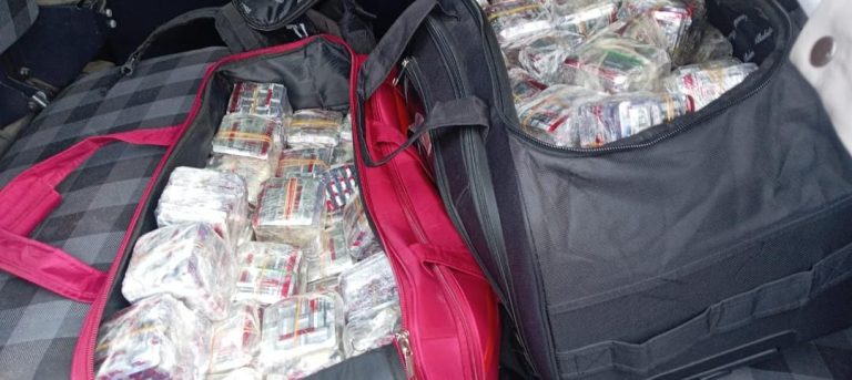 جمارك_المسيلة تحبط تهريب 43.800 قرص من دواء بريغابالين_300_ملغ بالتنسيق مع أفراد الجيش الوطني الشعبي