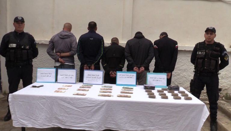 شرطة الجزائر توقف 5 أشخاص وتضبط أكثر من طن من الكيف المعالج