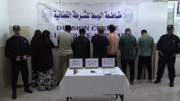 شرطة العاصمة تفكك شبكة تهريب المهاجرين وتوقف 8 أشخاص بينهم رعايا أجانب