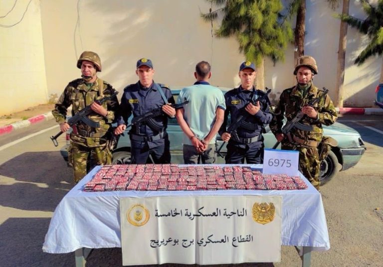 الجمارك ببرج بوعريريج تحبط محاولة تهريب قرابة 7000 قرص مهلوس