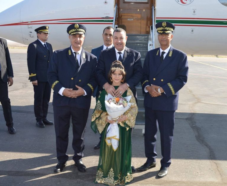 استقبال وزير الداخلية والجماعات المحلية والنقل السعيد سعيود بمطار مصطفى بن بولعيد الدولي باتنة، للإشراف على تنصيب بن أحمد رياض والياً لولاية باتنة.