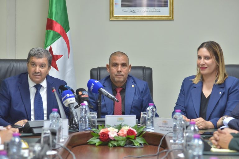 لجنة الثقافة والاتصال تعقد جلسة سماع لوزير الاتصال