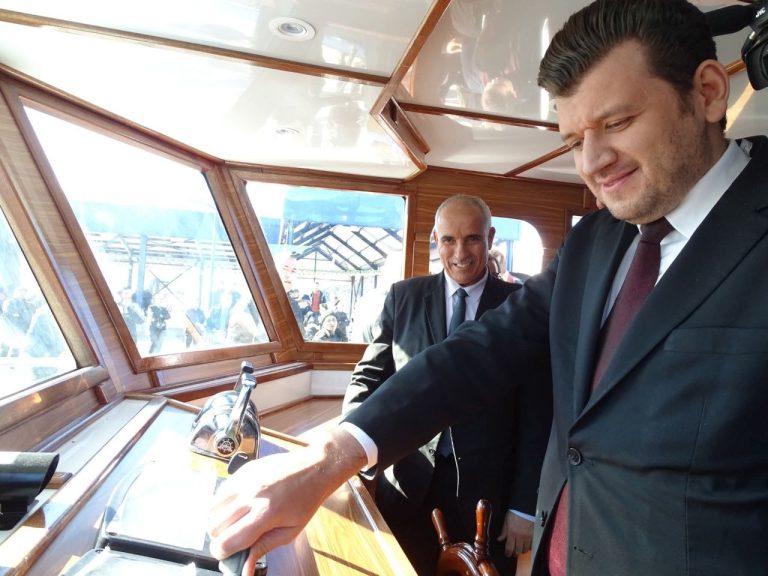 تلمسان: زيارة تفقدية لمزارع تسمين التونة الحمراء وورشات صناعة وصيانة سفن الصيد البحري