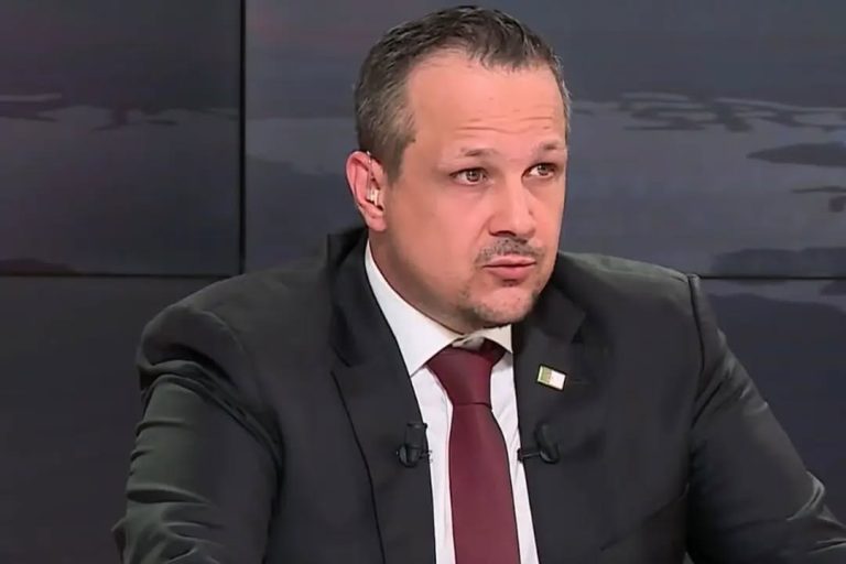 توقيف الصحفي الجزائري مهدي غزار بقناة AL24 News الدولية في باريس من قبل الشرطة الفرنسية