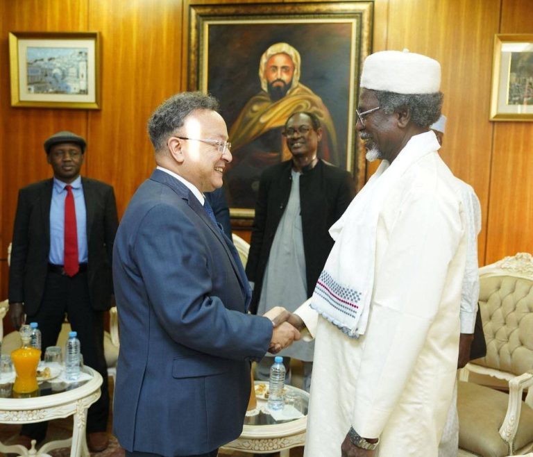 وزير التعليم العالي الجزائري يستقبل وزير التعليم العالي التشادي لتعزيز التعاون في البحث العلمي والتعليم العالي