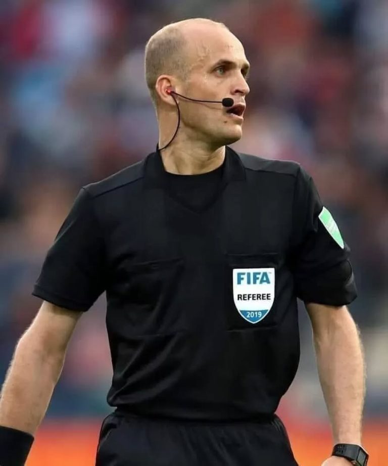 طاقم تحكيم أردني لقيادة مباراة الجزائر–الإمارات في ربع نهائي كأس العرب 2025