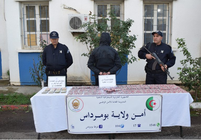 شرطة بومرداس تطيح بمتورط في الاتجار غير المشروع بالمؤثرات العقلية وتضبط 4200 كبسولة