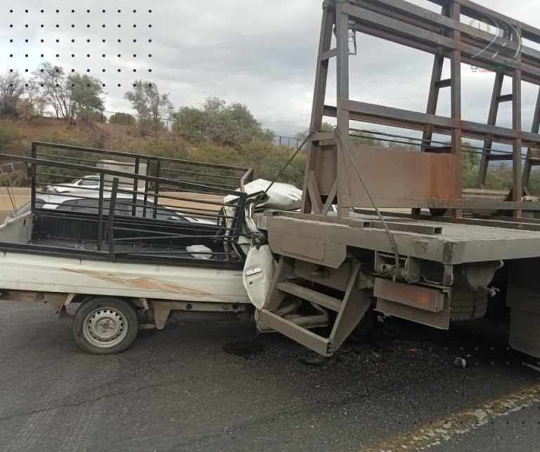 حادث مرور مادي بالطريق السيار شرق-غرب بالبويرة