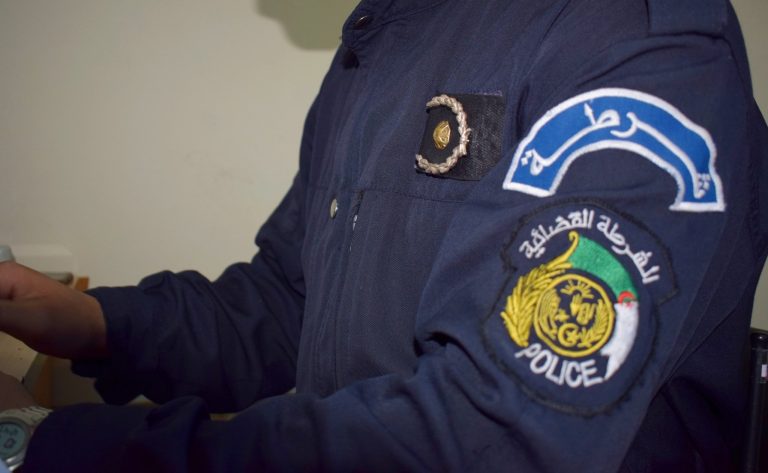 شرطة الشلف توقف مشتبه فيه خطير متورط في سلسلة اعتداءات وسرقات