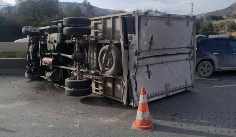 حادث مرور على الطريق السيار شرق-غرب بين البويرة وبومرداس