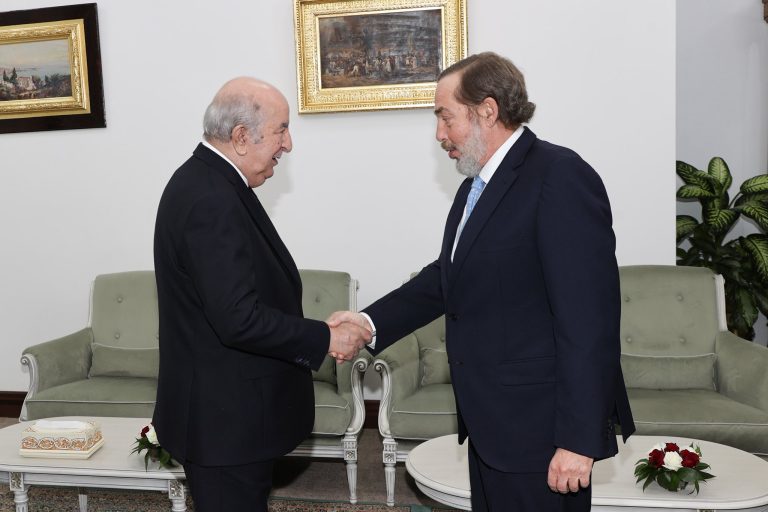 رئيس الجمهورية يستقبل سفير إسبانيا بالجزائر في زيارة وداعية